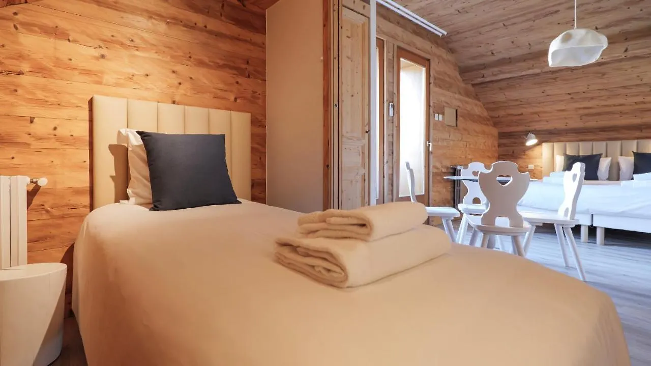 Hotel Des 2 Gares Saint-Gervais-les-Bains 3*,  France